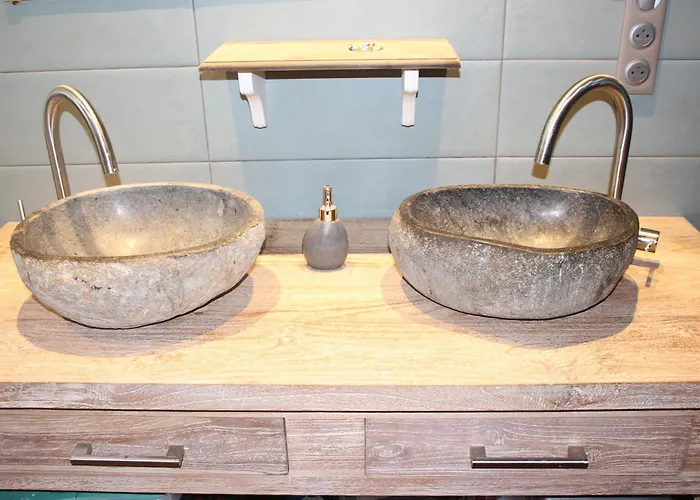 Entre Nature & Silence Au Coeur Du Quercy Bétaille